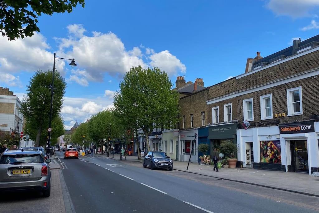 Cosy Flat For 4, Family Friendly, Private Parking, Close To Central London Eksteriør billede