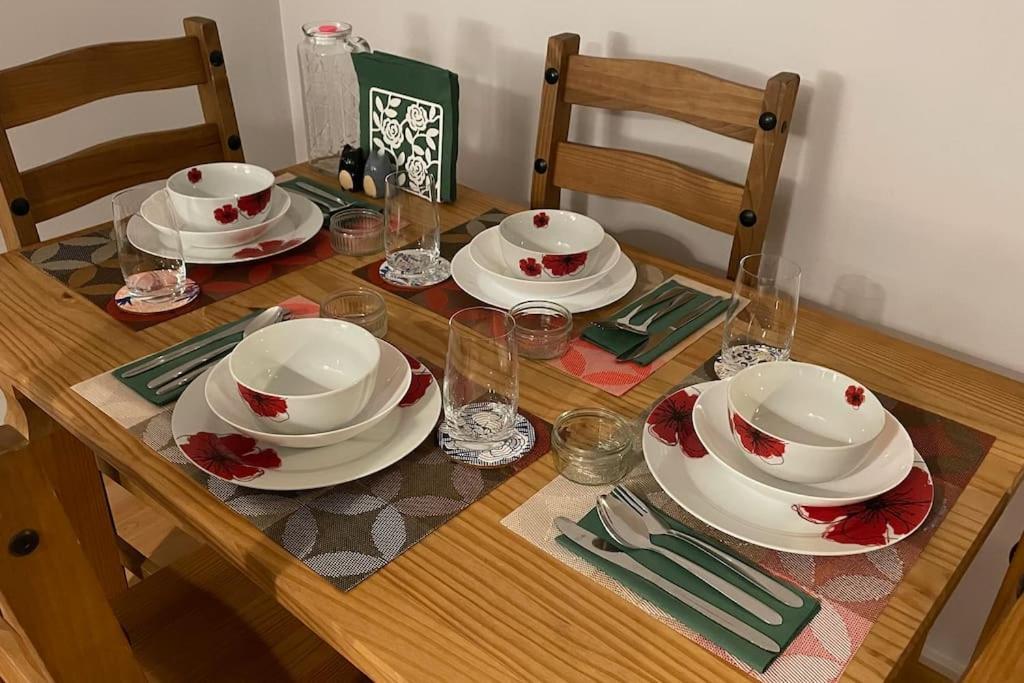 Cosy Flat For 4, Family Friendly, Private Parking, Close To Central London Eksteriør billede